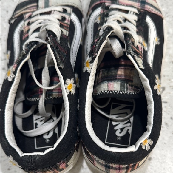 Vans Black and Plaid Sneakers with Floral Accents - Picture 4 of 7
